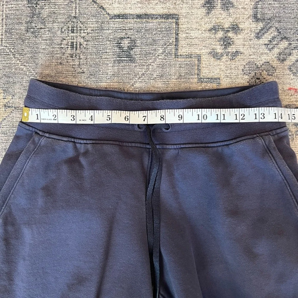 Lululemon women’s Warm Down jogger II size 6 - Picture 9 of 11